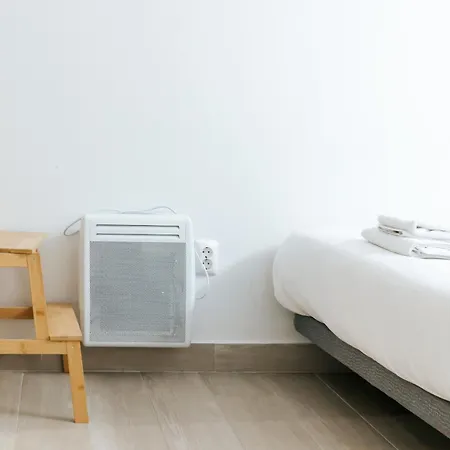 Downtown Arroios Flat 3 شقة *